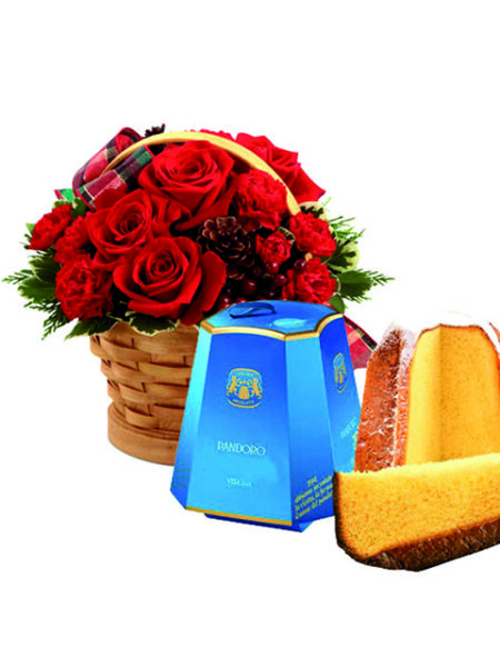 cesto di rose rosse con pandoro