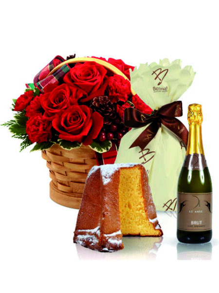 Cesto natalizio di rose con pandoro e spumante